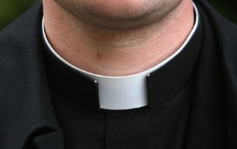 Parroco di Brindisi indagato per abusi su minorenni: si era sottratto a “Le Iene”