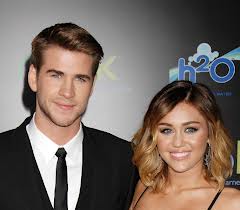 Miley Cyrus senza anello di fidanzamento: crisi confermata con Liam
