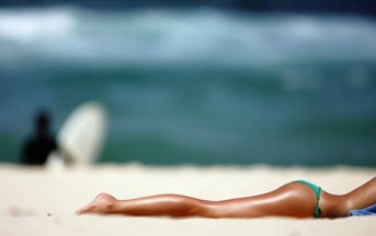 Abbronzarsi senza esporsi al sole: la nuova frontiera della scienza grazie alla scoperta di un enzima