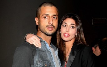 Fabrizio Corona oggi processo: Belén Rodriguez depone in aula, l’arrivo in tribunale manda in tilt i fotografi (VIDEO)