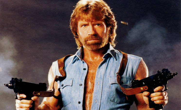 Chuch Norris 75 anni battute