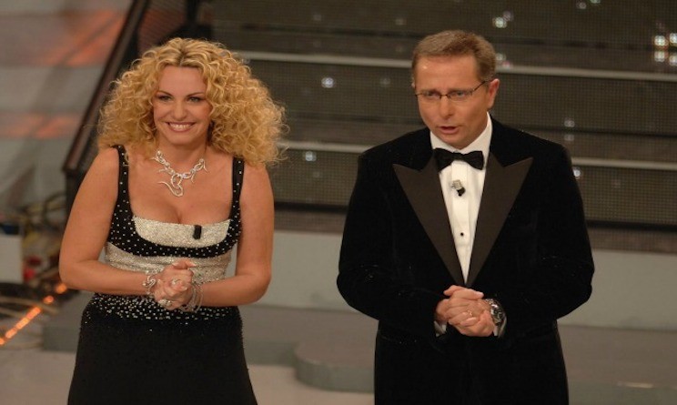 BOOM! PAOLO BONOLIS OSPITE D'ONORE A STANDING OVATION... E LA FINE DELLA GUERRA TV BOOM! PAOLO BONOLIS OSPITE D'ONORE A STANDING OVATION... E LA FINE DELLA GUERRA TV