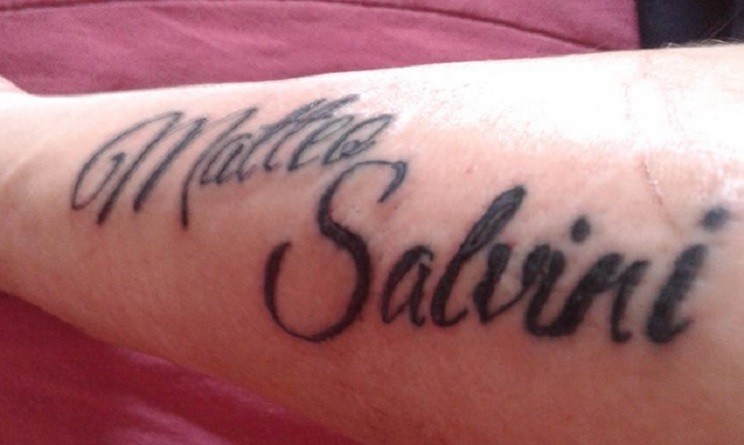 Matteo Salvini Facebook Una Fan Si Tatua Il Suo Nome Sul Braccio