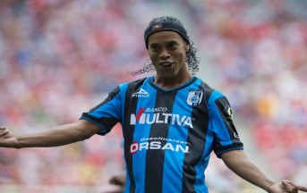 Calciomercato ultimissime, Ronaldinho torna a giocare: ecco le offerte per il brasiliano