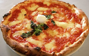 Marotta crisi epilettica in pizzeria, titolare la rimprovera: “Ha spaventato i clienti”