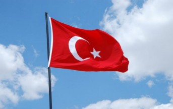 Turchia, attentato terroristico Istanbul: 29 morti e 166 feriti, fermati 10 sospetti