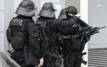 Francia, auto contro militari alle porte di Parigi: sei feriti fra cui due gravi