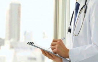 Torino, medico curava cancro con omeopatia: paziente morta, indagato il dottore