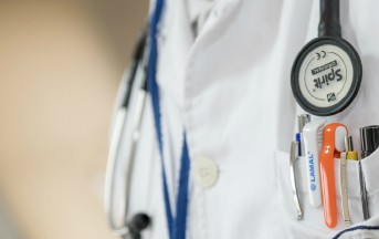 Il cancro e la teoria di Hamer: il caso Durando, le agghiaccianti mail tra il medico e la paziente