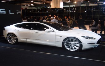 Tesla, pilota automatico: incidente mortale per l’auto a guida automatizzata