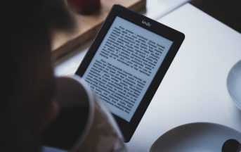 Amazon, ecco le città in cui si legge di più: Milano in testa e predilige il digitale