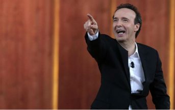 Roberto Benigni querela Report: inchiesta su finanziamenti a spettacolo “falsa e diffamatoria”