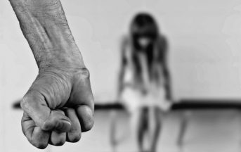 Milano, maltrattamenti e stalking: due arresti