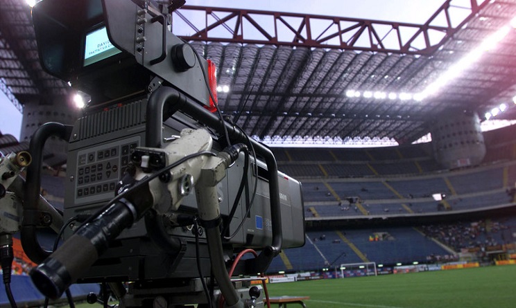 Serie A, primo test per la moviola: scelti tre arbitri Serie A, primo test per la moviola: scelti tre arbitri