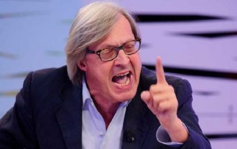Vittorio Sgarbi Facebook: foto senza veli sul letto per protesta