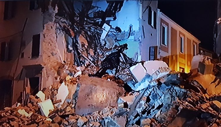 Terremoto Marche: a Roma scossa avvertita in molte zone, gente in strada