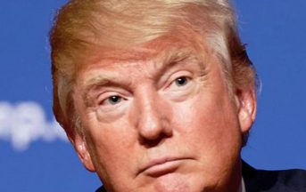 Hacker russi pronti a ricattare Donald Trump? Il presidente nel mirino insieme al suo intero staff