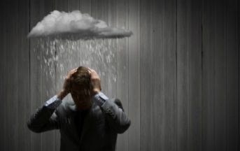 Pessimismo: 6 conseguenze che colpiscono chi pensa sempre in negativo
