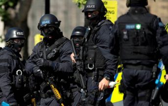Bruxelles allarme terrorismo: auto sospetta con bombole gas, fermato il conducente