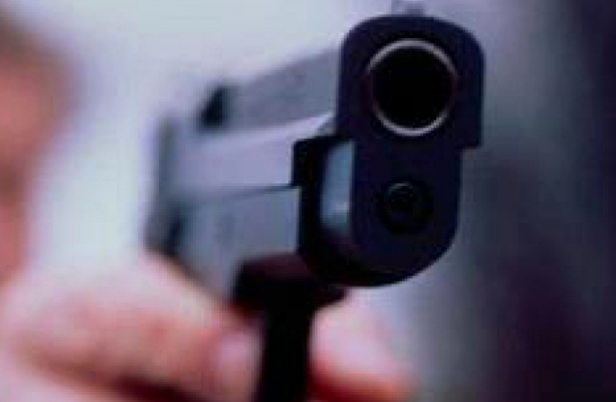 Milano rapina in un bar finisce nel sangue: feriti a Segrate Milano rapina in un bar finisce nel sangue: feriti a Segrate