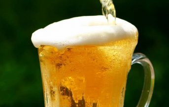 Una birra al giorno fa bene per il colesterolo: ora è dimostrato!