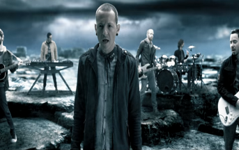 Linkin Park Chester Bennington morto: tour annullato, impennata nelle vendite streaming