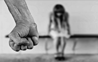 Giornata internazionale contro la violenza sulle donne: i gravi danni provocati dal cyberbullismo
