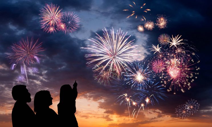 Siti e app android e iOS per inviare auguri di capodanno 2017 con smartphone