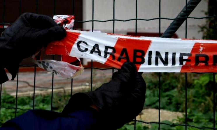 SAN MARINO DONNNA RUBA PISTOLA A MILITARE