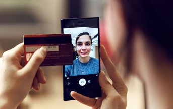 Selfie, le cose cambiano: non più solo foto, ecco la ricerca presentata da Sony Mobile