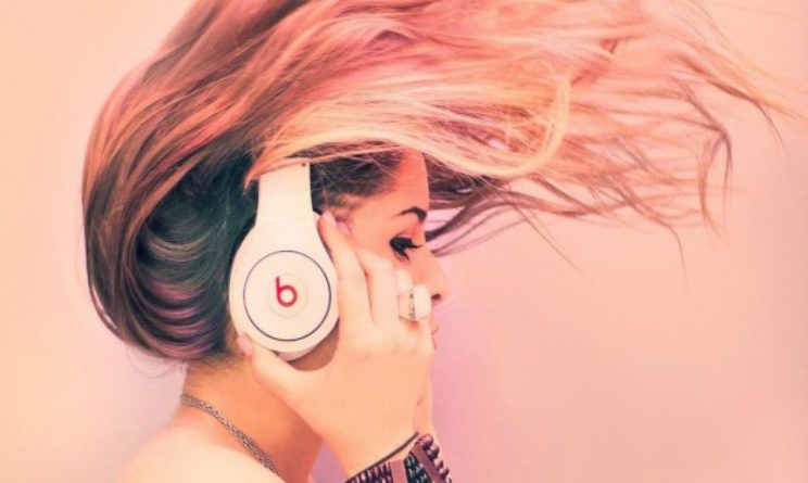 intelligenza Le persone intelligenti ascoltano un tipo di musica in particolare