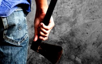 Svizzera, 17enne aggredisce i passanti a colpi d’ascia: fermato