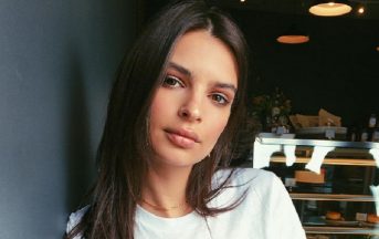 Emily Ratajkowski a Milano: bagno di folla per la regina dei social
