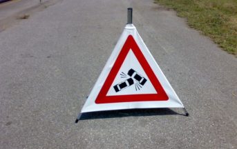Incidente in A4, coinvolte due auto e due mezzi pesanti: traffico intenso