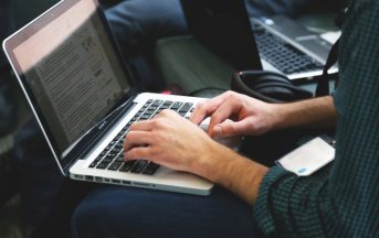 Stanchezza da lavoro: sintomi e rimedi, come gestire lo stress e ottimizzare le energie