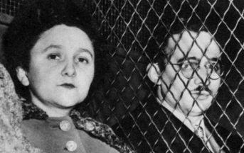 29 marzo 1951: i coniugi Julius ed Ethel Rosenberg vengono accusati di spionaggio e condannati alla sedia elettrica
