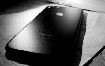 iPhone 8 integrerà un nuovo sistema wireless per la ricarica della batteria