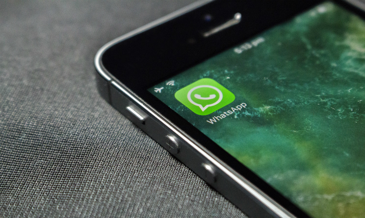 Aggiornamento WhatsApp per smartphone iOS, si potranno inviare messaggi con Siri