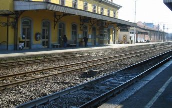 Livorno, tocca i fili dell’alta tensione e muore folgorato: bravata si trasforma in tragedia