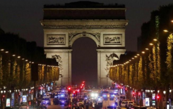 Parigi attacco sugli Champs Elysées, ultime notizie: caccia al complice dell’attentatore ucciso