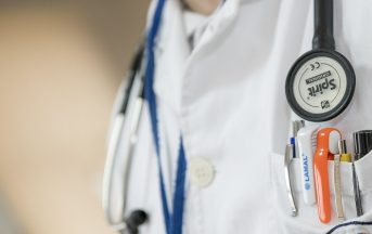 Bollini rosa, visite gratuite 2017: come prenotarle negli ospedali per la settimana della salute della donna