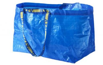 Borsa Frakta Ikea venduta da Balenciaga con ben quattro zeri in più