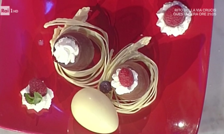 La prova del cuoco ricette dolci oggi, la prova del cuoco ricette dolci, la prova del cuoco ricette oggi, la prova del cuoco 14 aprile 2017, ovetti di cioccolato ripieni di guido castagna,