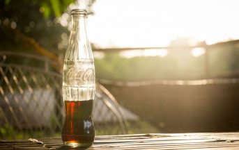 Report, Coca-Cola risponde a “colpi” di Tweet: così la multinazionale si difende dall’inchiesta del programma Rai