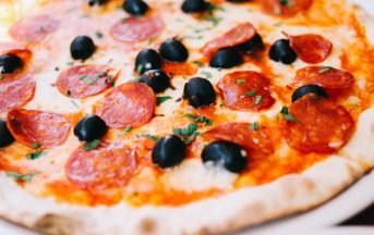 Offerte lavoro all’estero come pizzaiolo, cuoco e nella ristorazione: opportunità per l’estate 2017