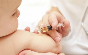 Bambino in fin di vita per il mancato vaccino a causa della leucemia, la storia commuove la ministra Lorenzin