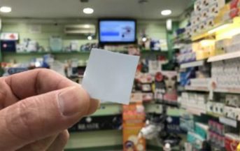 Impotenza maschile: francobollo che promette di sconfiggerla arriva in farmacia
