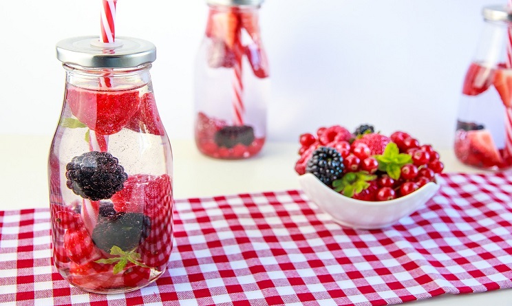 bevande detox fatte in casa, bevande detox fai da te, bevande detox frutta, bevande detox verdura, bevande detox per dimagrire,