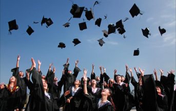 Stage retribuiti all’estero per laureati e studenti: 1800 euro al mese per lavorare a Londra