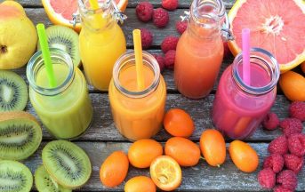 Dieta detox ricette: 5 centrifugati di frutta e verdura per tornare in forma